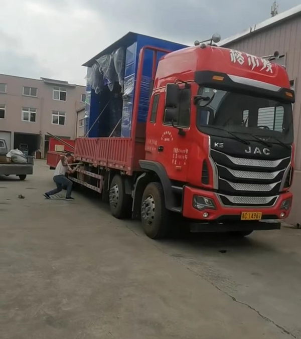 中國(guó)-珠三角 無(wú)人值守微信掃碼洗車(chē)設(shè)備發(fā)貨了